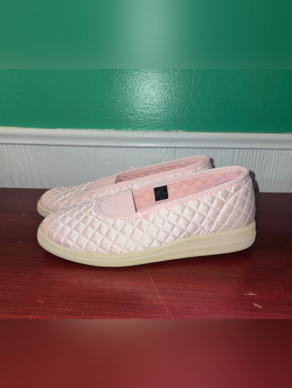 Foamtrends Light Pink Waltz Soft Plush Satin Quilted Slip On Slippers Sz 5.5 W